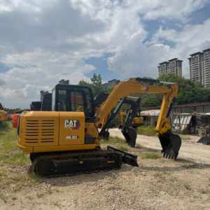 Mini-excavatrice sur chenilles CAT 305.5E2 d'occasion, excellent état, moteur puissant, châssis stable, forte force de creusement, en stock - Product Image 1