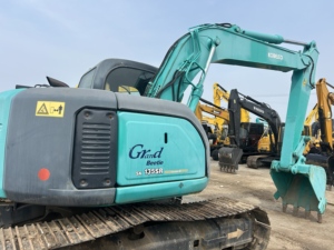 Excavadora de cadenas Kobelco SK135 usada, 13.5 toneladas, excavadora hidráulica original de Japón - Product Image 2