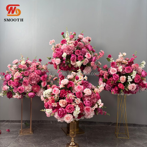 Centros de Mesa de Boda Artificiales de Lujo SMOOTH, Bola de Flores Rosadas Grandes de 60 cm, Rosas Rojas Artificiales de Seda - Product Image 4