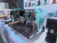 Mesin Espresso kepala ganda dilengkapi dengan layar tampilan dan Panel RGB