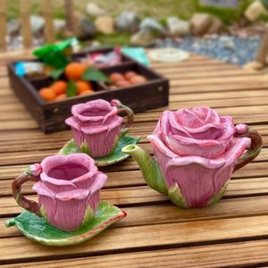 Set di Caffettiera e Teiera in Porcellana con <span class=keywords><strong>Rose</strong></span> 3D Dipinte a Mano, Fiori Rossi e Foglie Verdi, Set Durevole di 5 Pezzi - Product Image 4