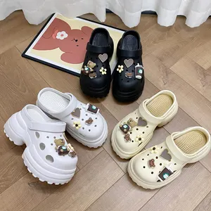 Sepatu bakiak Platform untuk wanita, sandal bakiak dengan dekorasi terlaris