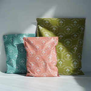 Bolsas de Envío Personalizadas con Impresión a Todo Color - Sobres de Poliéster con Impresión de Patrones en Toda la Superficie para Embalaje de Comercio Electrónico - Product Image 1