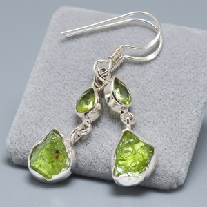 Boucles d'oreilles créoles en argent sterling 925 avec pierre brute de péridot vert, magnifiques pour femmes, fournisseur ODM OEM - Product Image 3