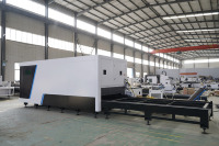 Machine de découpe laser à fibre populaire haute puissance 6025 6015 6024 de type fermé avec double table d'échange 12kw 20kw 30kw