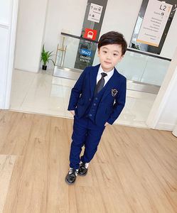 Terno Boutique <span class=keywords><strong>Set</strong></span> Flower <span class=keywords><strong>Boy</strong></span> <span class=keywords><strong>Dress</strong></span> Jacket Host <span class=keywords><strong>Boy</strong></span> <span class=keywords><strong>Baby</strong></span> Gentleman Suit Terno de três peças das crianças - Product Image 3