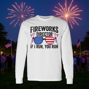T-shirt a maniche lunghe Fireworks Director con design patriottico del 4 luglio - Product Image 3