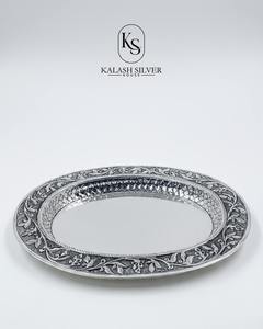 Juego de 2 vasos de vidrio plateado con bandeja ovalada de servir con adornos florales Nakshi para regalos de lujo - Product Image 2