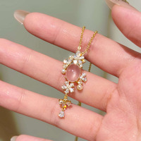 Collier ras-du-cou de luxe léger en cristal rose et zircon, motif floral rêveur, collection 2026 Retro Palace