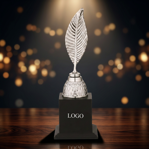 Trofeo Deportivo Ecológico de Metal Plateado Premium Modelo 709 con Base Grabada con Impresión UV para Actividades Promocionales - Product Image 1