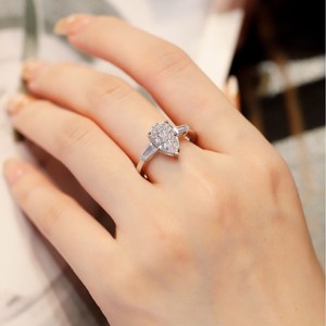Bestseller: S925 Silber Dreisteiniger Tropfenförmiger 2-Karat Moissanit-Ring für Damen, Nischenprodukt, Hochwertig, Luxuriös, Birnenförmig - Product Image 4
