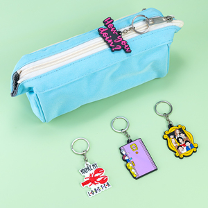 Llaveros de PVC 2D personalizables DIY con mosquetón, con grabado de personajes inspirados en Friends, logotipo de <span class=keywords><strong>Central</strong></span> Perk, para todas las edades, corporativos - Product Image 3