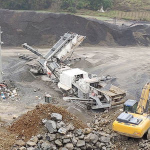 Usine mobile de concassage et de criblage de 100 Tph, concasseur à percussion mobile portable pour minerai de fer, pour l'exploitation minière et les carrières - Product Image 2