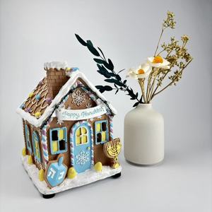 Casa de Jengibre de Hanukkah Iluminada con LED Hecha a Mano, de Alta Calidad y Estilo Encantador, con Envío Disponible desde Almacén a Domicilio - Product Image 4