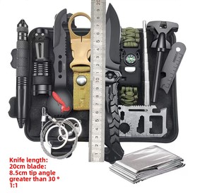 Ensemble d'outils multifonctionnels de survie en plein air de 13 pièces, équipement de camping pour l'aventure, la défense personnelle et les premiers secours, entièrement étanche 20L - Product Image 6