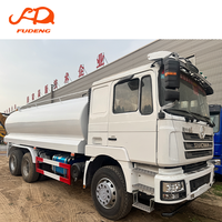 Camion-citerne SHACMAN 6x4 directement de l'usine, camion-citerne de nettoyage urbain, camion-citerne à eau robuste avec grand réservoir d'eau