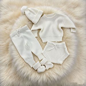 Set in Maglia di Cotone Organico per Neonati OEM, 5 Pezzi: Maglione, Cappello, Pantaloni, Culotte, Scarpine, Completo Crema Certificato CPC - Product Image 1