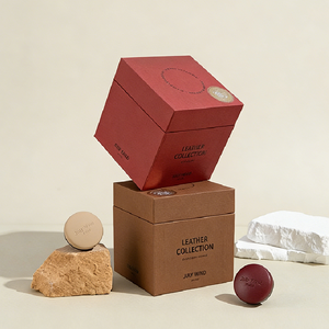 Diffuseur de parfum pour grille d'aération de <span class=keywords><strong>voiture</strong></span> avec logo personnalisé, feuille de parfum, coffret cadeau de luxe léger en cuir d'agneau et métal, polyvalent - Product Image 1