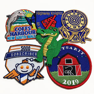 Patch brodé en forme de cœur de basketball en tissu tissé haute densité 3D à coller au fer, logo du club de basketball américain pour chapeau - Product Image 2