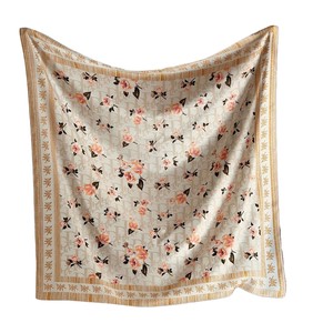 Foulard carré en soie sergé 90 cm, imprimé multicolore, style européen et américain, pour femme, vente en gros transfrontalière - Product Image 4
