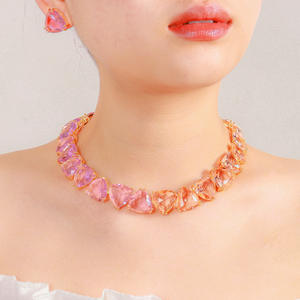 Niche personnalisé femmes diamant clavicule chaîne collier luxe rose amour couture forme costume à la mode bijoux de mode - Product Image 1