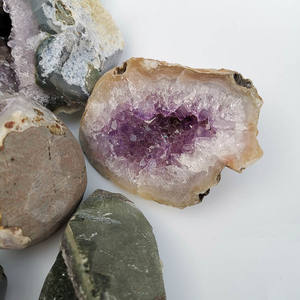 Petite géode de cristal, géode d'améthyste naturelle, agate druzy, grotte de 3 à 5 pouces pour la vente en gros - Product Image 6