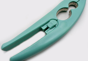 Wholesale Practical Kitchen Tools Walnut <strong>Nut</strong> <strong>Cracker</strong> with 2 Holes Stainless Steel Multi-Functional Manual Plier <strong>Opener</strong> - Product Image 3