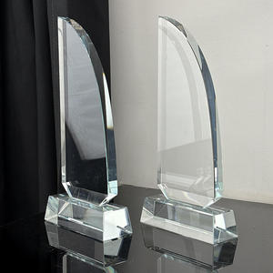 Trofeo in Vetro K9 Personalizzato con Incisione Logo, Stampa UV e Incisione Laser per Premi Aziendali - Product Image 4