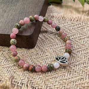 Bracelet en pierre de quartz rose et de rhodonite de 6 mm fait à la main avec un charme en forme de fleur de lotus, cadeau pour femmes - Product Image 5