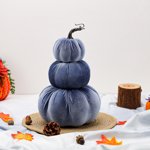 Tour de citrouilles artificielles personnalisée en velours et mousse, centre de table d'Halloween, modèle récolte d'automne, décoration empilable pour usage intérieur - Product Image 4