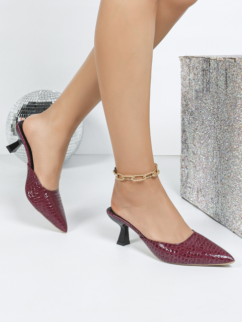 The Upper of the Women's slippers Is Made of High-quality PU Rubber, and the Outsole Features a 5-centimeter Thin Heel