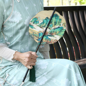 Abanico de seda de bambú pintado a mano, estilo tradicional chino, accesorio refrescante para Hanfu - Product Image 1
