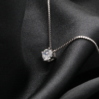 Collier initial en argent sterling 925 avec zircon rond de 5 mm à quatre griffes, bijou fantaisie délicat pour femme