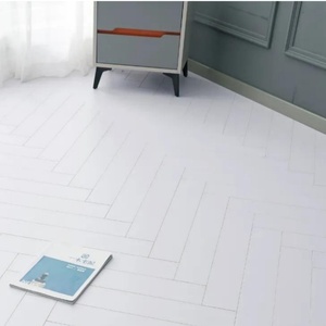 Matériau de construction personnalisé de haute qualité Revêtement de sol <span class=keywords><strong>stratifié</strong></span> <span class=keywords><strong>Parquet</strong></span> à chevrons 15mm Salon Villa - Product Image 6