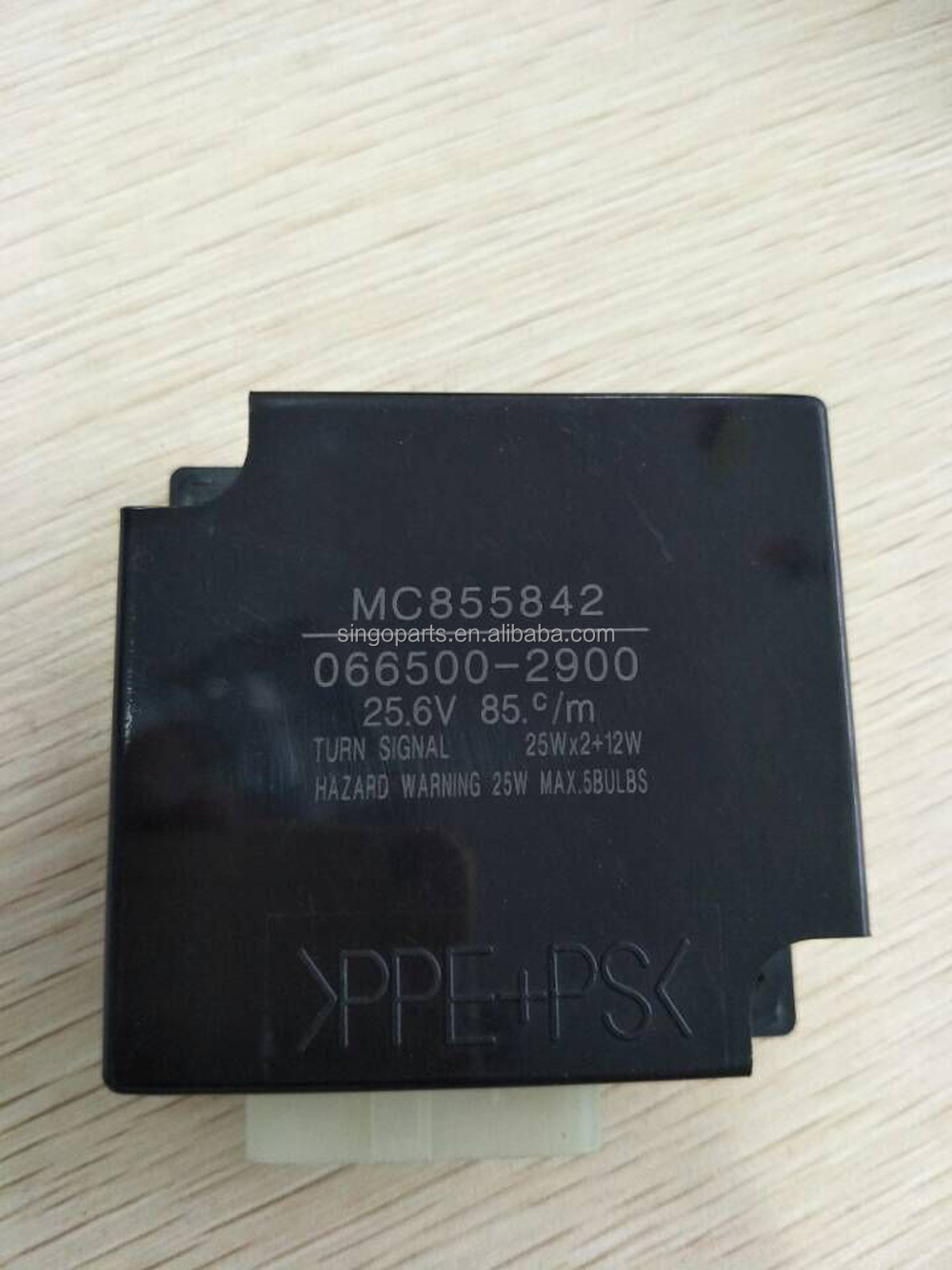 Fleishman 分岐　２点 MC855842 066500-2900 Flasher for Mitsubishi - 24V, 12 Month