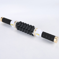 Bâton de massage corporel portable avec rouleau à billes interne, conçu pour suivre la courbe du corps, détendre les muscles et soulager la fatigue