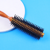 Brosse à cheveux hybride en nylon sanglier avec logo personnalisé pour démêler la palette ronde de style manche en bois à double poils flexible pour le séchage par soufflage