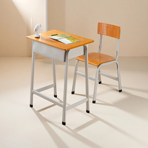 <span class=keywords><strong>Scrivania</strong></span> e Sedia <span class=keywords><strong>per</strong></span> Studenti in Legno Resistente con Telaio in Metallo, Design Moderno <span class=keywords><strong>per</strong></span> Scuola Primaria, Casa, Ufficio, Appartamento e Uso Commerciale - Product Image 1