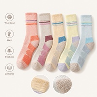 Chaussettes de randonnée en laine mérinos pour femmes, épaisses, thermiques, rembourrées, pour le trekking, le ski et les sports d'hiver en plein air par temps froid