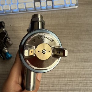 Pistolet à air comprimé Iwata W-400-S35, buse de 1,8 mm, alimentation par gravité, alliage d'aluminium, haute atomisation, pour peinture transparente. - Product Image 4