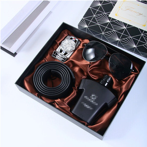 Set de Regalo para el Día de San Valentín de 4 Piezas: Cinturón Negro, Gafas de Sol, Caja de Perfume, Personalización, Regalo Empresarial para Él - Product Image 2
