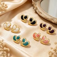 Nouveauté 2026 Boucles d'oreilles clous cœur multicolores en émail ondulé, en acier inoxydable plaqué or, avec finition émail goutte d'huile, bijoux mignons et doux