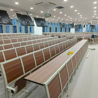 Bureaux et chaises d'université modernes en aluminium avec design connecté pour l'étude des étudiants et l'utilisation multimédia