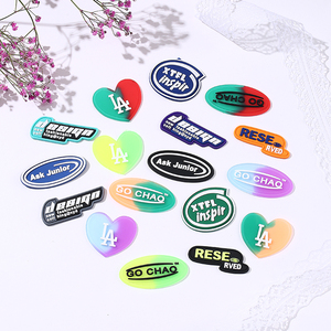 Fabricant d'étiquettes en caoutchouc, étiquettes en plastique, logos de marque, sacs et chaussures, étiquettes en PVC souple, accessoires vestimentaires - Product Image 3