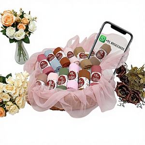 Pañuelos de Algodón Arrugado con Estampado Floral - Suaves y Cómodos, Estilo Musulmán, Hijab, Venta al por Mayor Disponible, Diseño Transpirable y Amigable con la Piel - Product Image 1