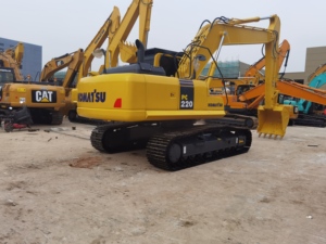 Excavatrice sur chenilles Komatsu PC220 d'occasion, 22 tonnes, PC220-7 PC220-8, origine Japon, pelle hydraulique - Product Image 4