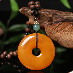 Kalung Liontin Pixiu Amber Kuning Gaya Etnik Baru Rantai Panjang Manik-Manik Kayu untuk Pria Wanita Kalung Tetesan Air Lilin Lebah - Product Image 6