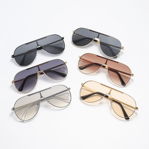 Lunettes de soleil pilote vintage 2026 avec logo personnalisé, monture large, verre monobloc, protection UV400, en métal, pour hommes et femmes - Product Image 3