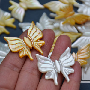 Colgante tallado de concha de mariposa blanca natural de aguas profundas de 30 mm, madreperla para la fabricación de collares y joyería - Product Image 3