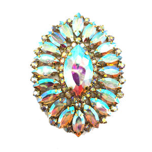 Vente en gros d'appliques personnalisées en cristal de forme ovale simple pour fille diable caraïbes Samba Costume carnaval brésil plume sac à dos - Product Image 1